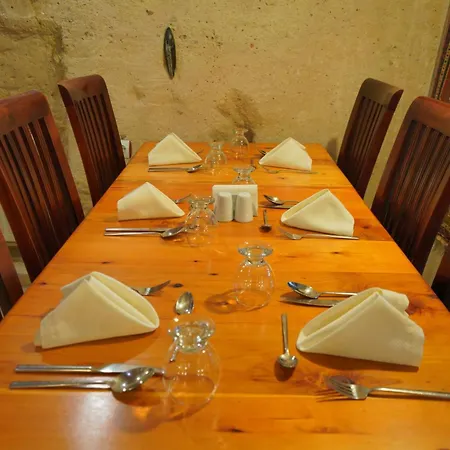 Fosil Cave Hotel 2*